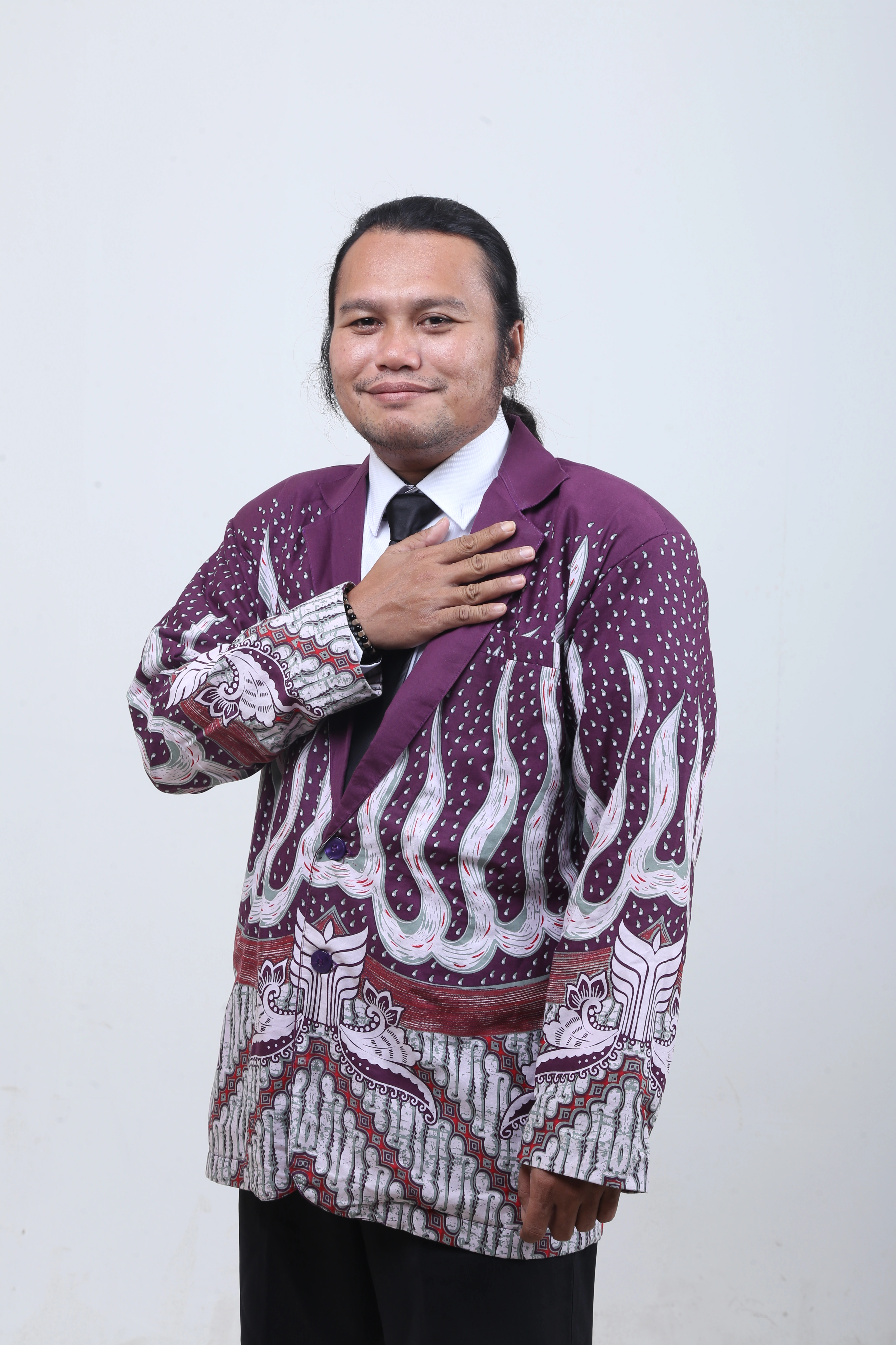 Suwinarno Nadjamuddin, S.Kom., M.Kom.